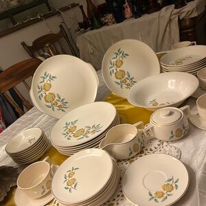 Floral Patterned Dinnerware Set